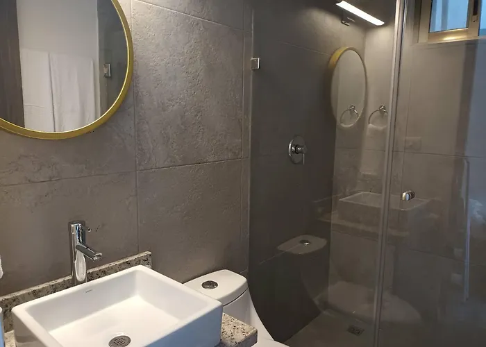 Beautiful Very Close To The And 5th Avenue Apartment *